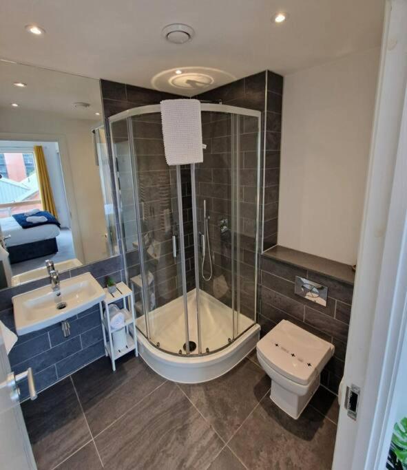 Modern Apartment, Sleeps 6, Belfast City Centre Exterior photo