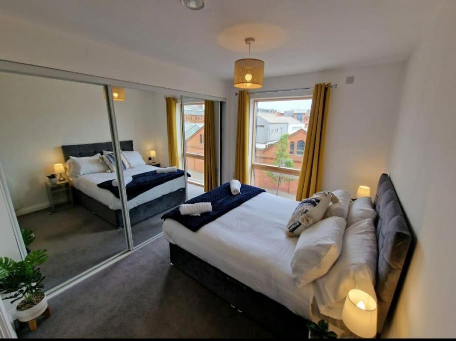 Modern Apartment, Sleeps 6, Belfast City Centre Exterior photo