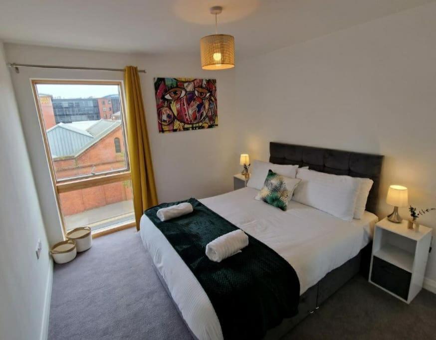 Modern Apartment, Sleeps 6, Belfast City Centre Exterior photo